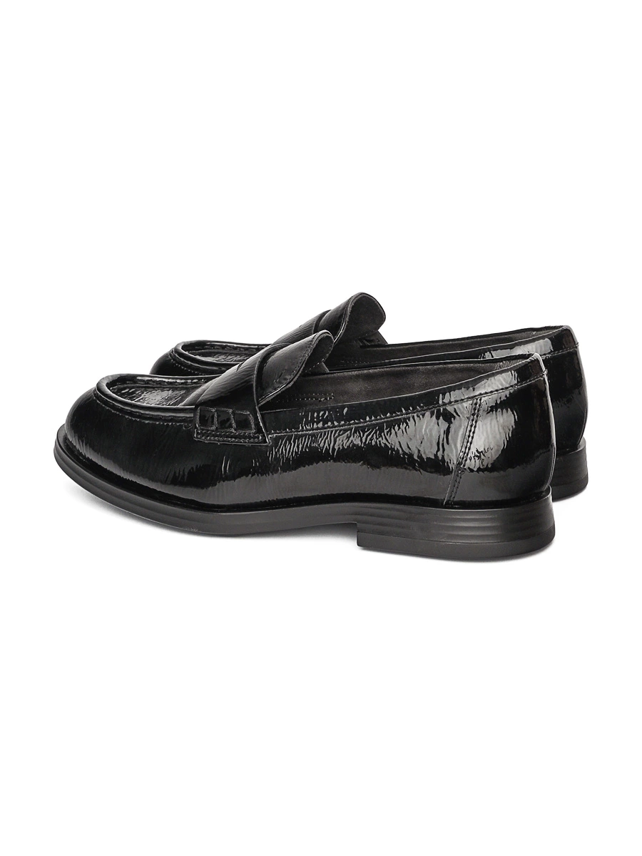 Туфли-лоферы лакированные на низком каблуке черного цвета 